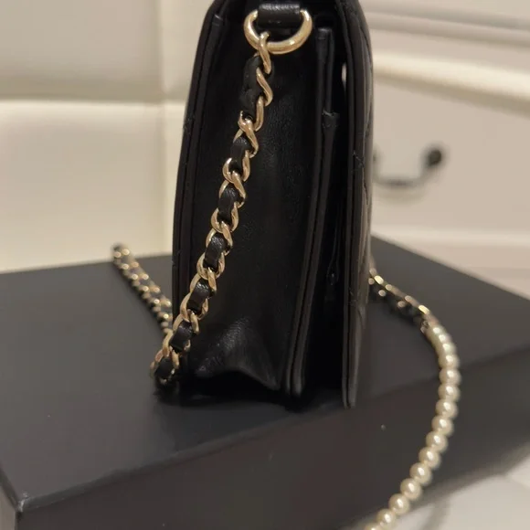 😍👜Chanel Iridescent Lambskin Quilted Pearl Wallet On Chain WOC Black - Picture 11 of 15